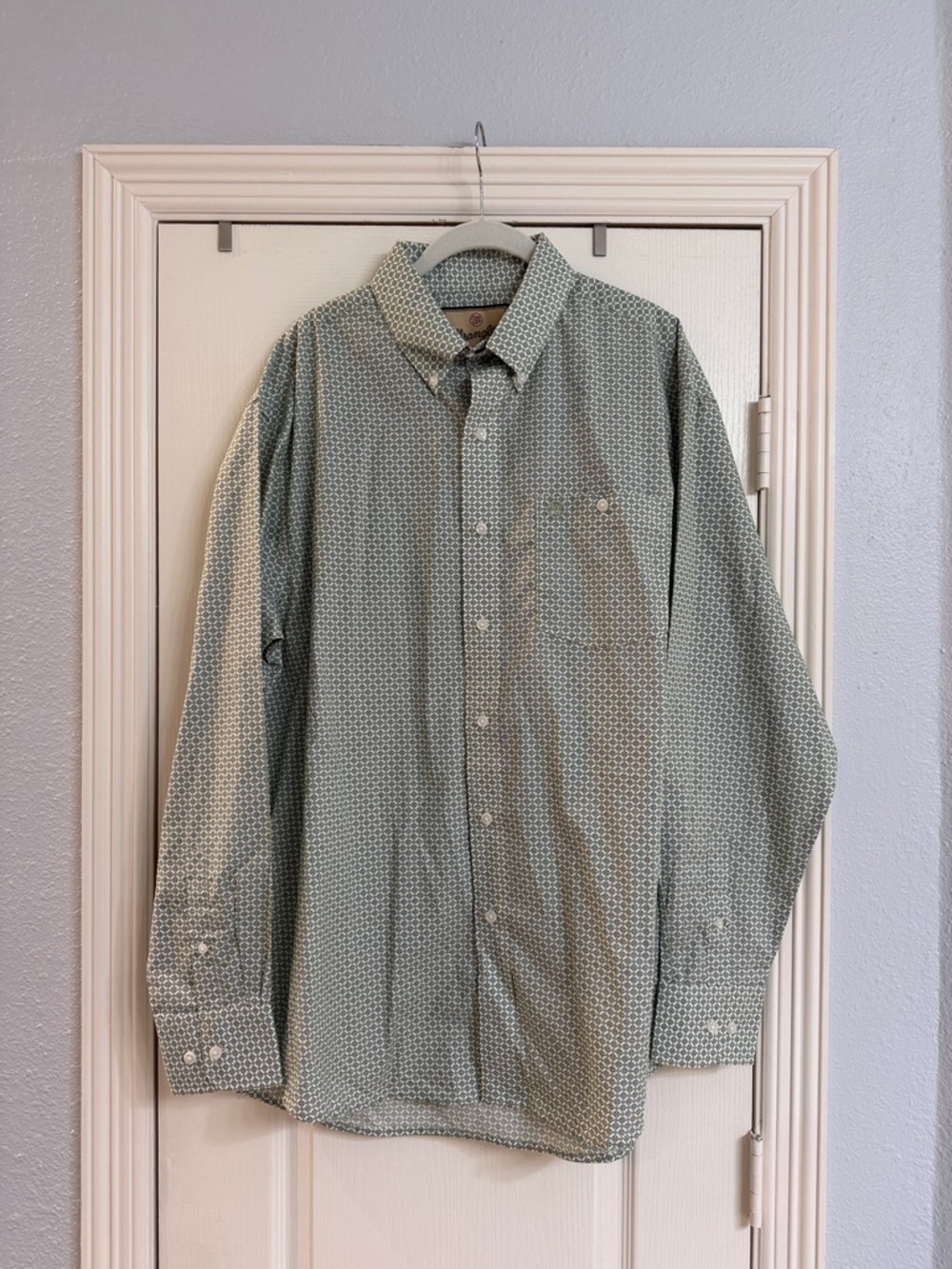 Wrangler Men's Light Green Patterned Button-Down Shirt NWOT